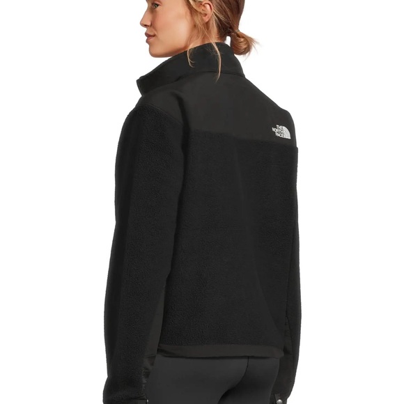 The North Face Women's Fleece Jacket - Picture 5 of 5
